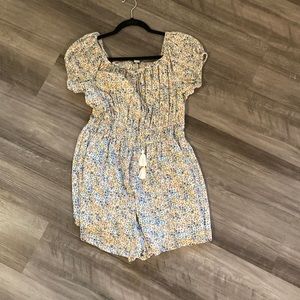 American Eagle floral print romper with pockets